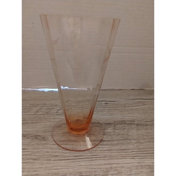 Vintage Pink Depression Glass Wine Glass With Etched Floral Design - Picture 3 of 4